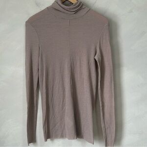 COS lightweight merino wool turtleneck ribbed raw hem mauve pink size medium